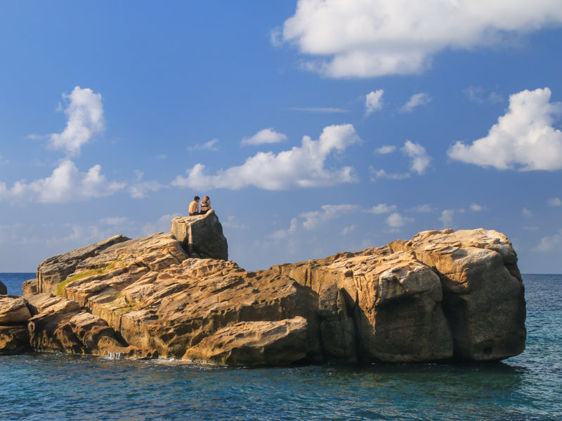 Grenadines couple on the rocks