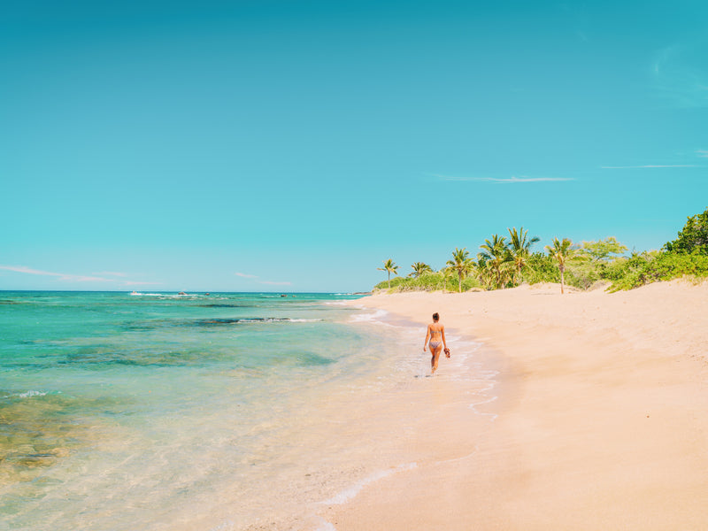 Grenadines beach walk