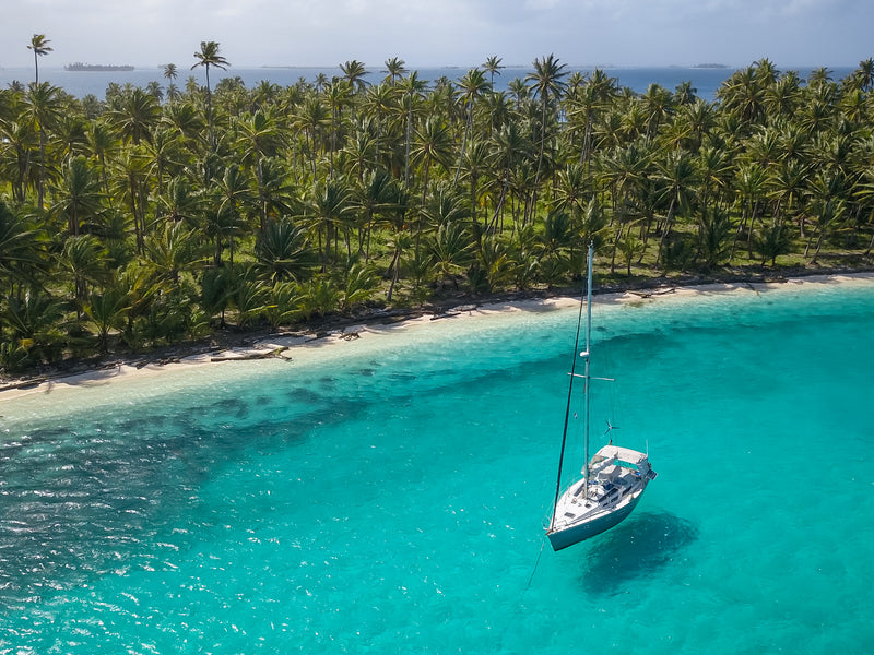 San Blas turquoise yacht