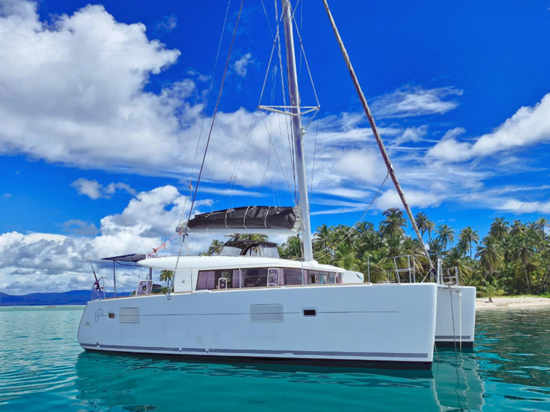 San Blas yacht close