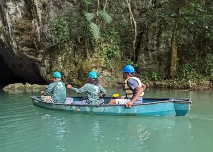 Belize Barton Creek canoe