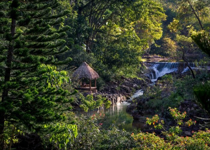 Belize Blancaneaux Lodge pergola