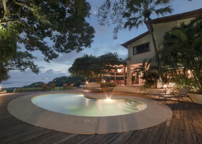 Costa Rica Tierra Magnifica pool night