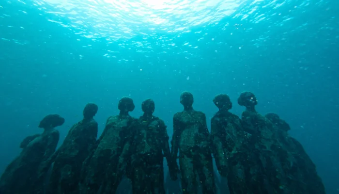 Grenada Molinere diving sculptures in the ocean