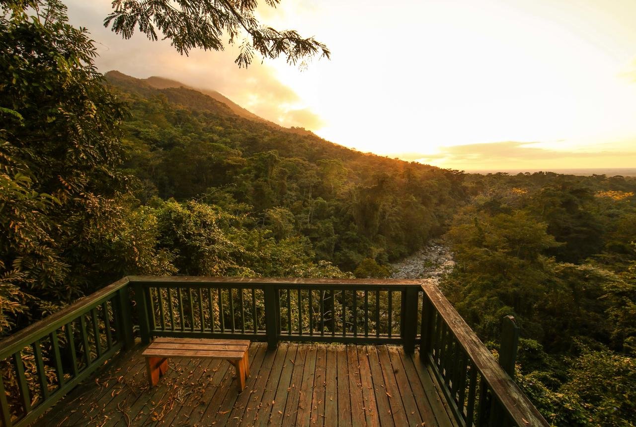 Honduras Roatan Pico Bonito park