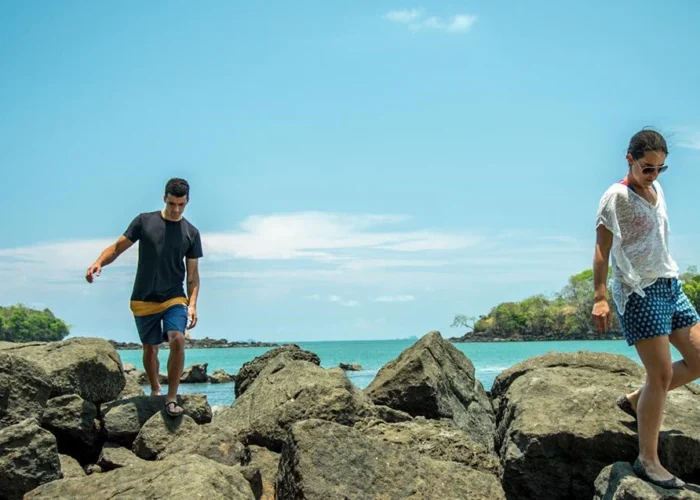 Panama Isla Palenque couple