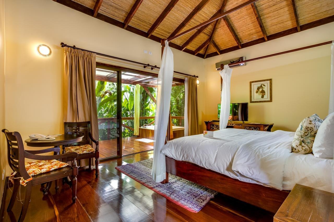 Costa Rica honeymoon resorts Nayara & Nayara Springs